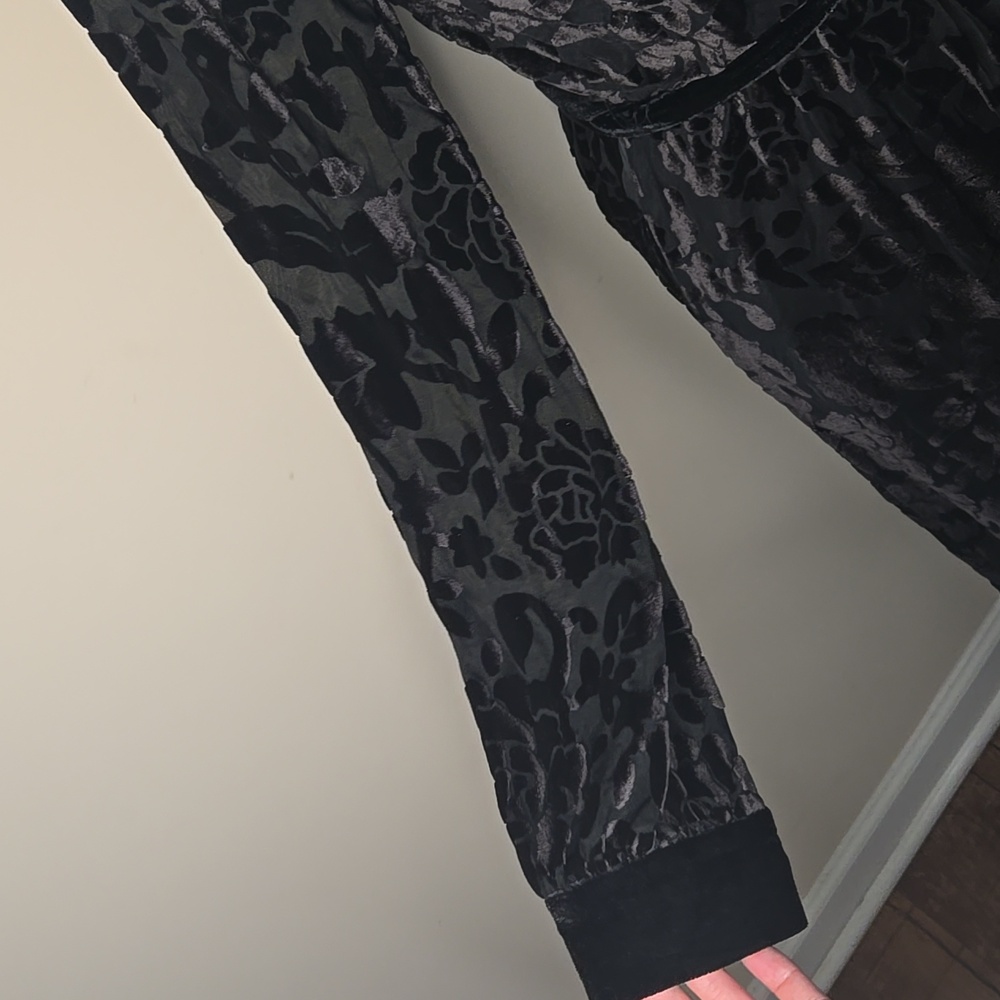 ModCloth Black Floral Burnout Velvet Faux Wrap Midi Dress Romantic Goth Small - Picture 5 of 9